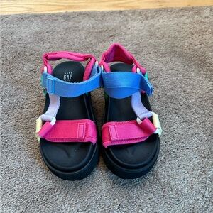 GAP Kids Multicolor Adventure Sandals. Toddler 9-10c